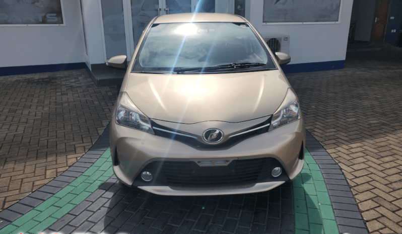 TOYOTA VITZ 2016 full