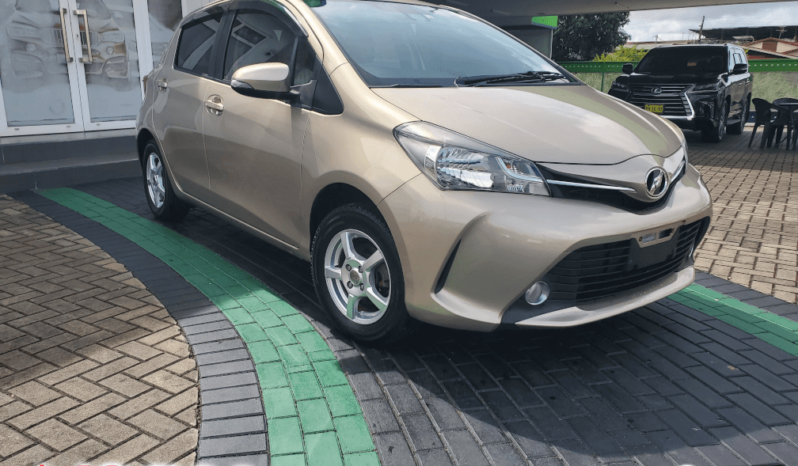 TOYOTA VITZ 2016 full