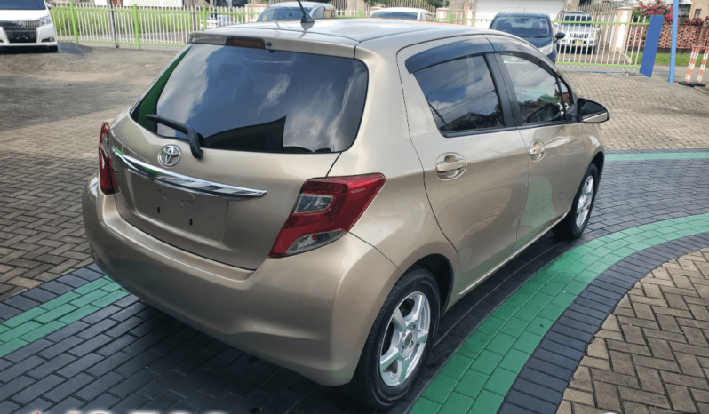 TOYOTA VITZ 2016 full