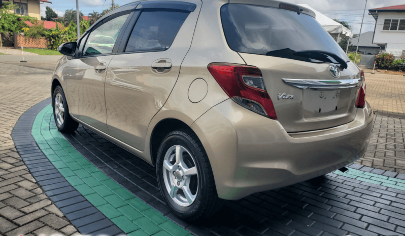 TOYOTA VITZ 2016 full